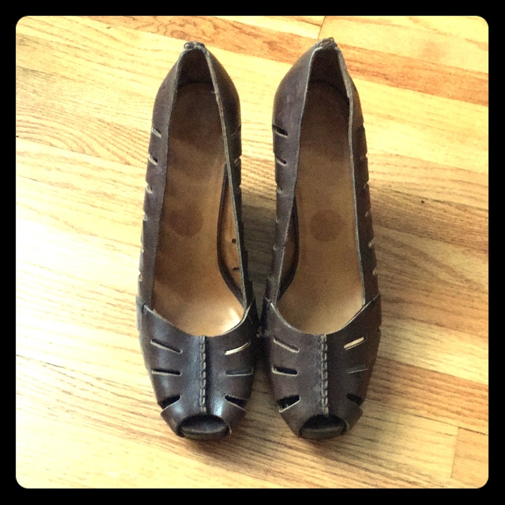 **Moving Sale** Frye 10 Gwen Wedge Ankle